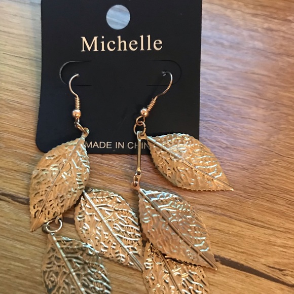 Bundle 2 for 15$ Earring bundle. Set of 5 - Picture 3 of 7